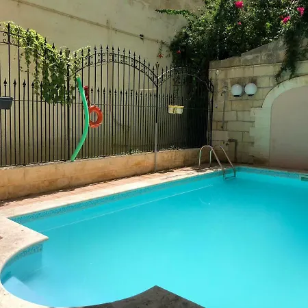 Ferienhaus Party Only Gay, Privata Sliema. Sliema