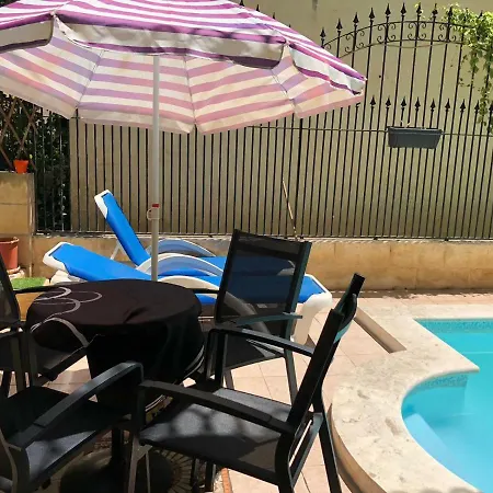 Ferienhaus Party Only Gay, Privata Sliema. *