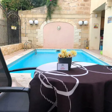 Party Only Gay, Privata Sliema. * Sliema